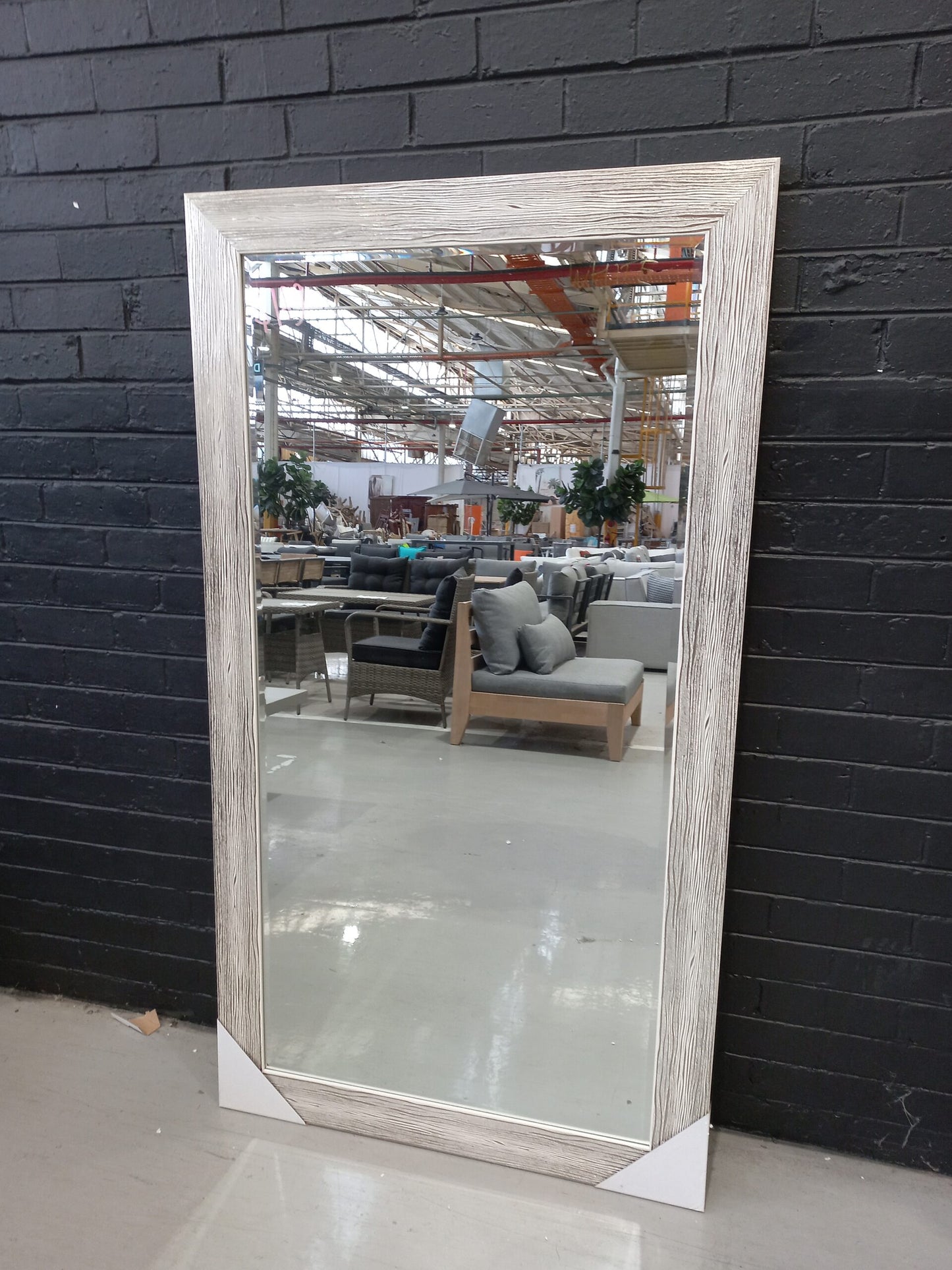 Mirror – White Base – 170 x 95