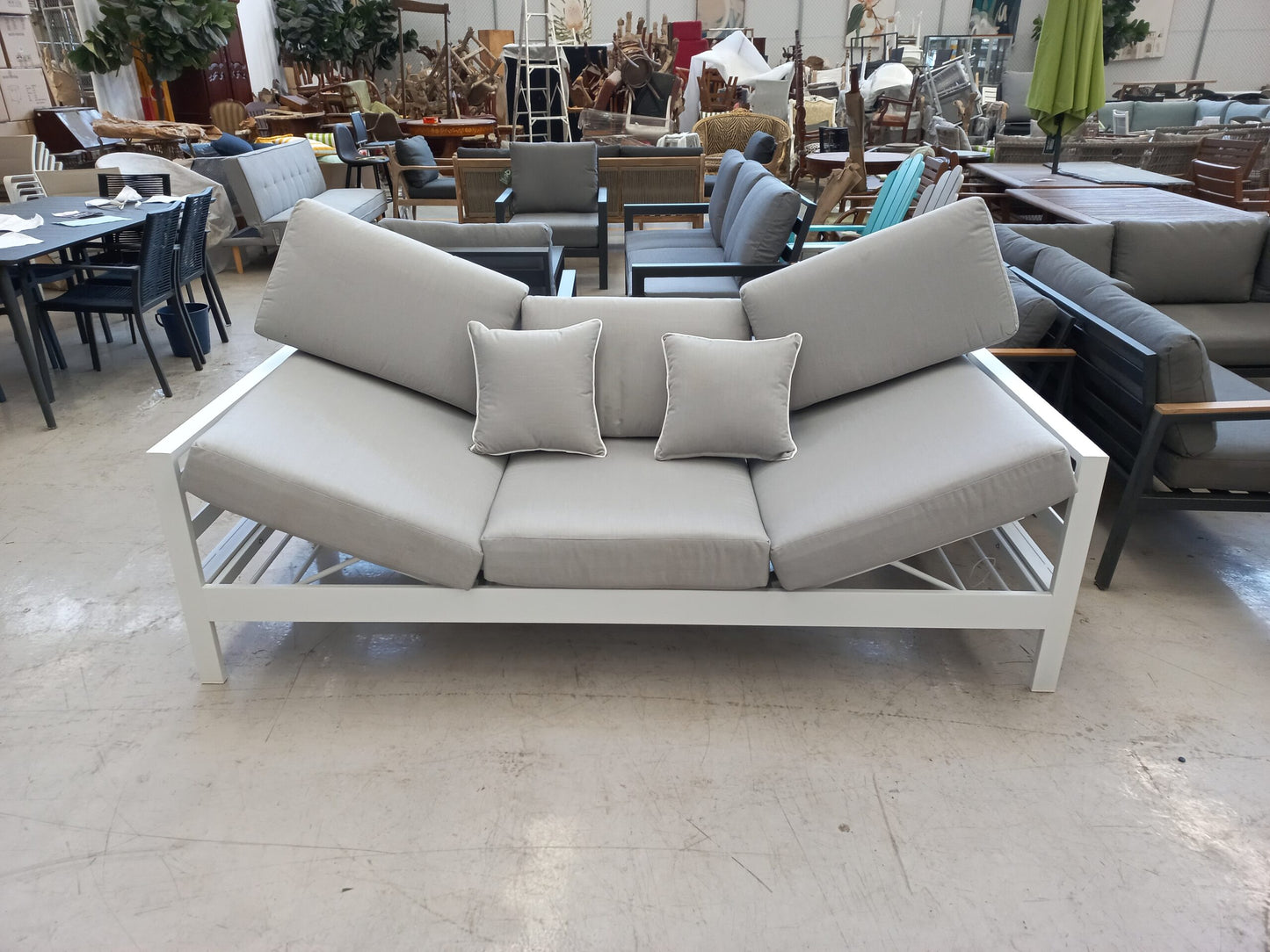 Beta 4 pce Lounge – White