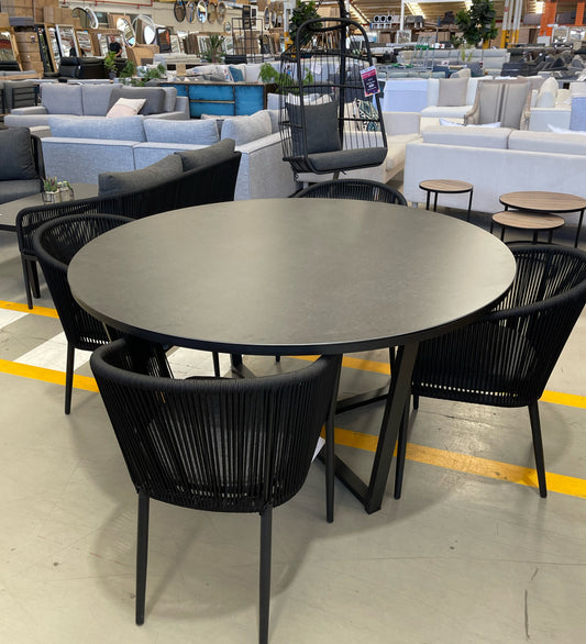 Avery Round Dining Table 1500 – Black